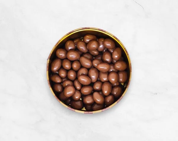 Almendra grajeada en lata café 300 gramos, línea vintage. - Imagen 2