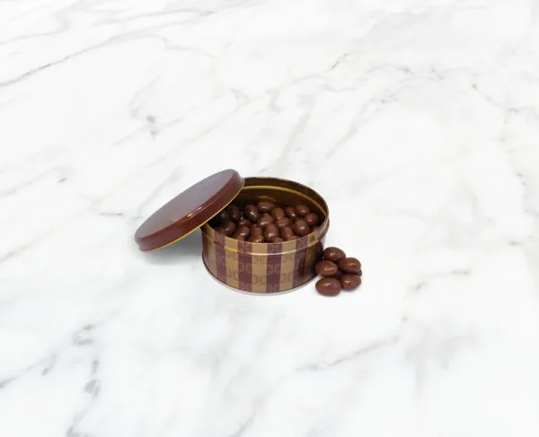 Almendra grajeada en lata café 300 gramos, línea vintage.
